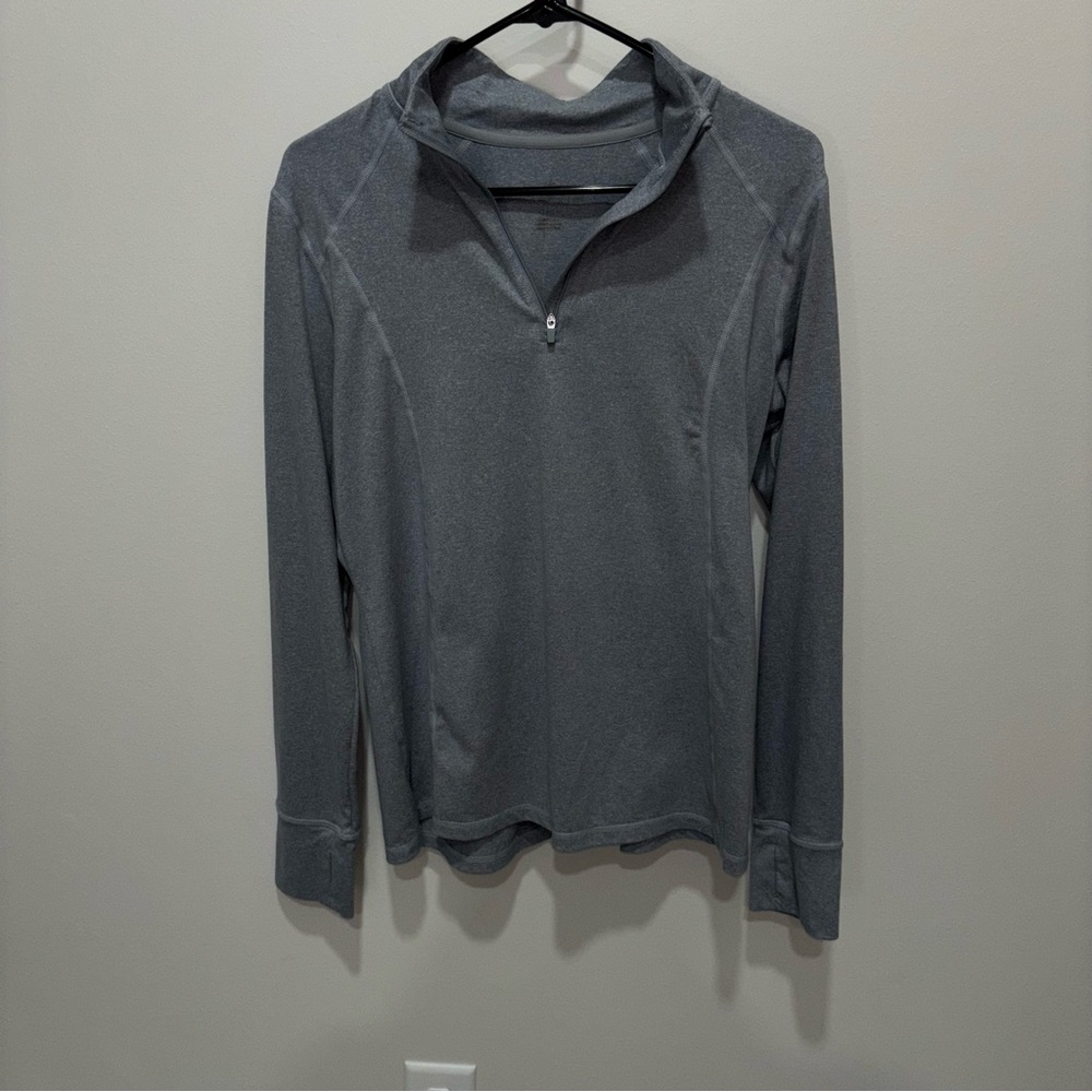 Danskin Women’s Heather Gray Pullover Size Medium
